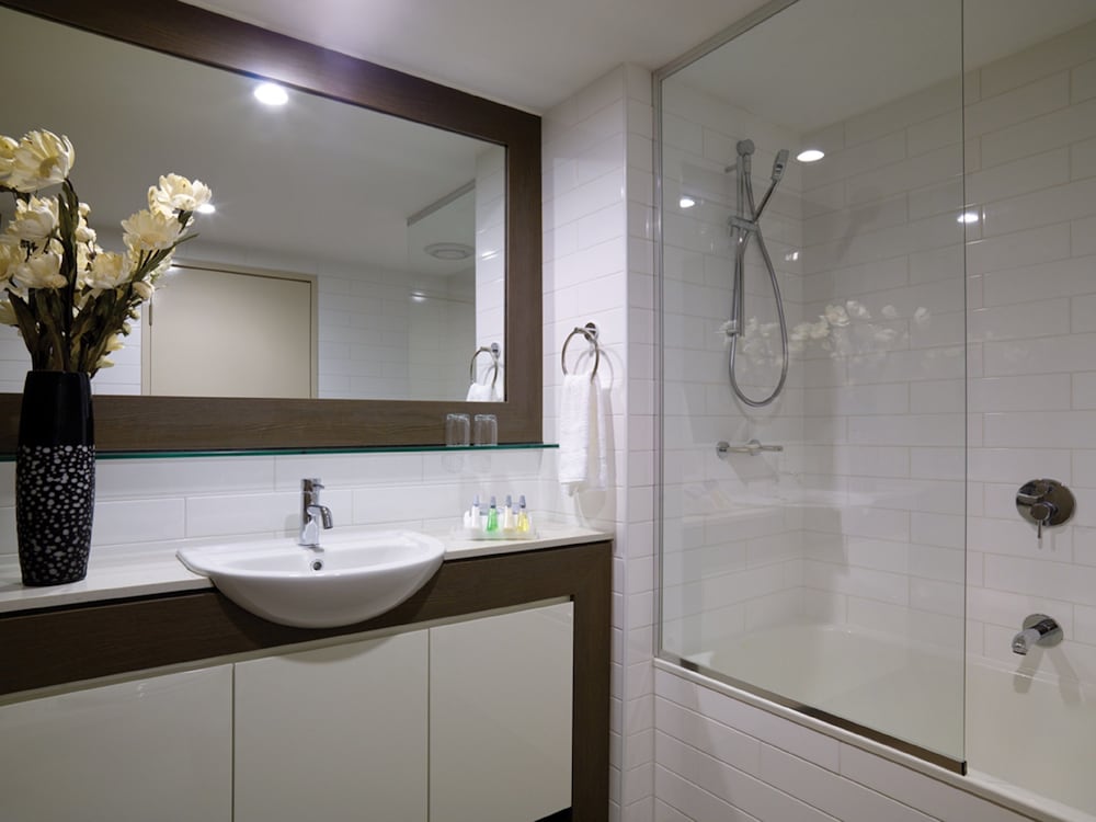 adina apartment hotel darwin waterfront