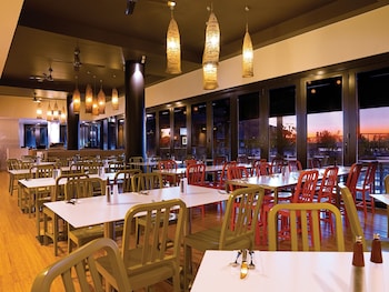 adina apartment hotel darwin waterfront