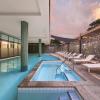 adina apartment hotel darwin waterfront