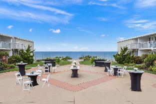Sea Crest Beach Resort,Cape Cod>>Barnstable County,4 star