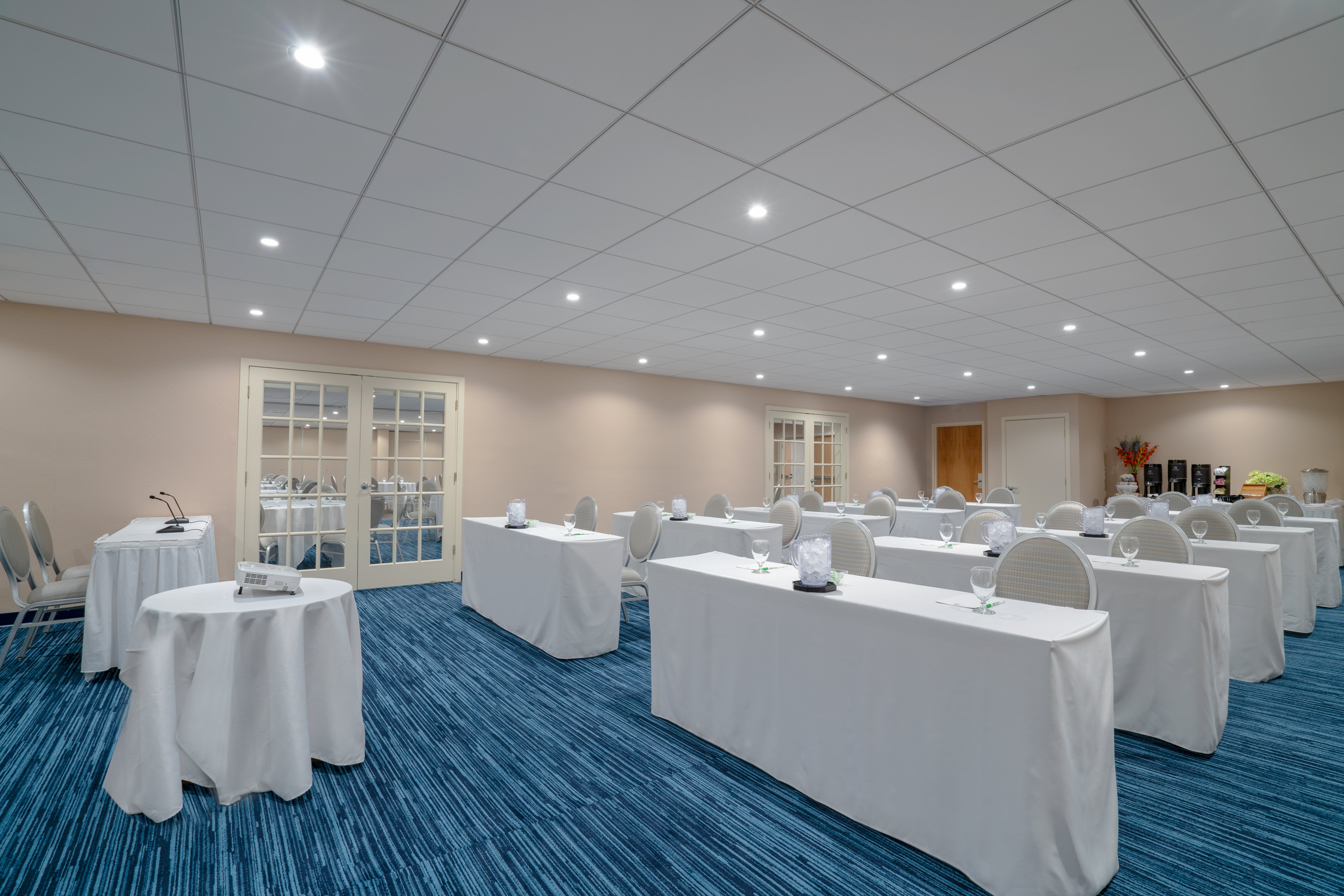holiday inn hyannis by ihg