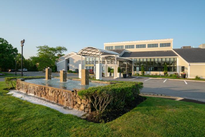 holiday inn hyannis by ihg
