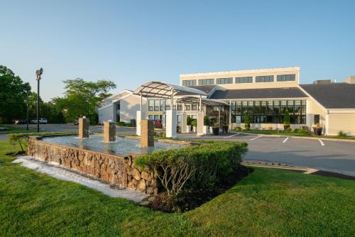 holiday inn hyannis by ihg