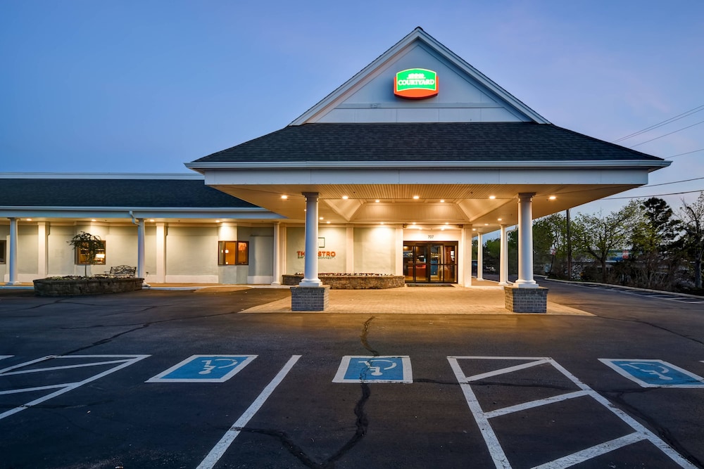Courtyard By Marriott Cape Cod Hyannis,Barnstable County>>Barnstable,3 star
