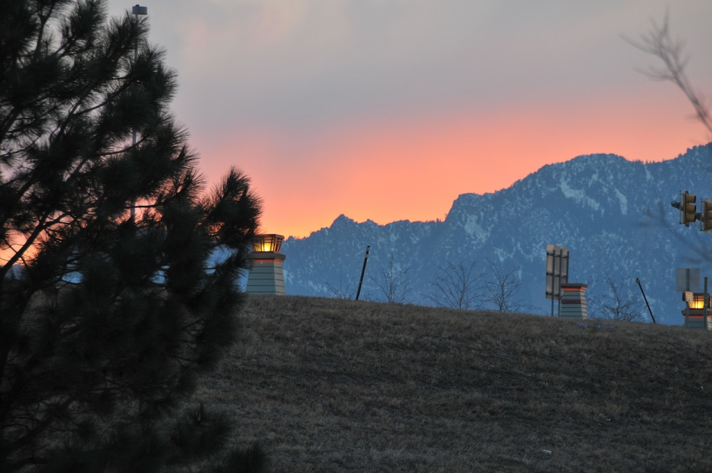 hampton inn boulder louisville