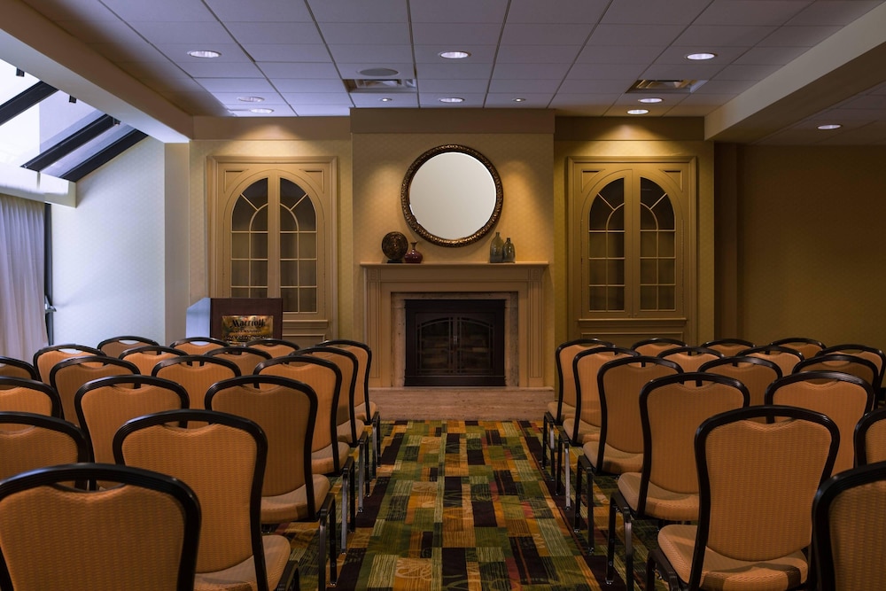 marriott greensboro airport