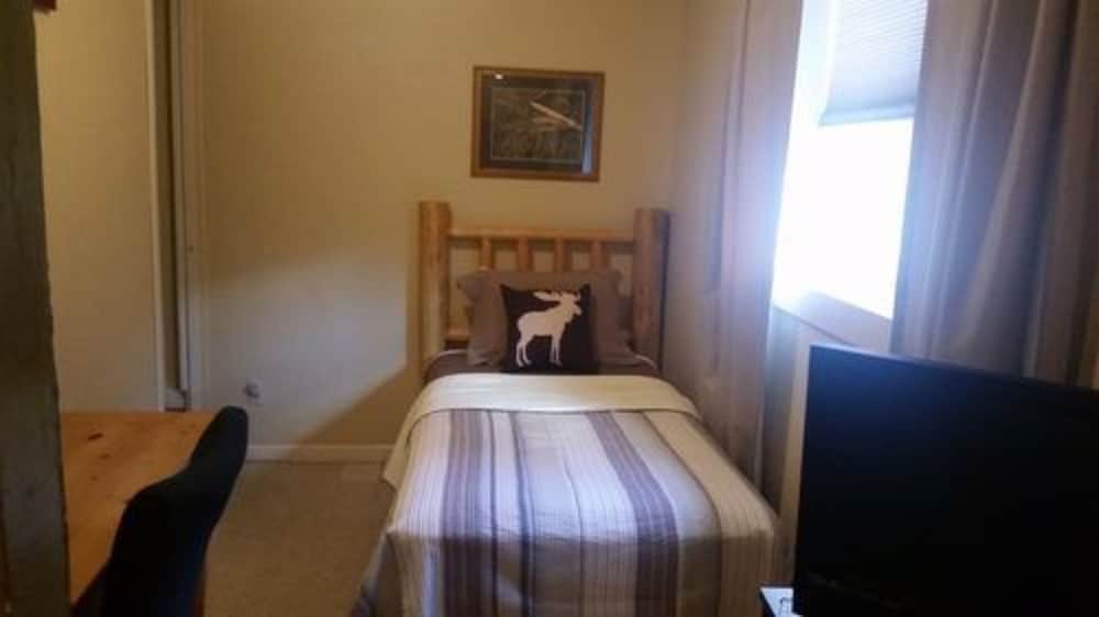 jewel lake bed and breakfast