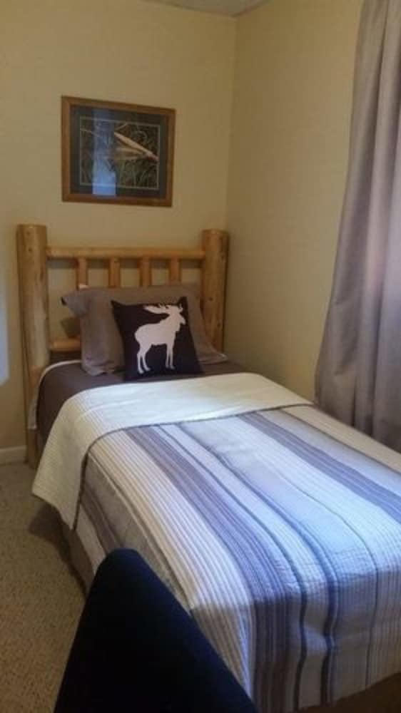 jewel lake bed and breakfast