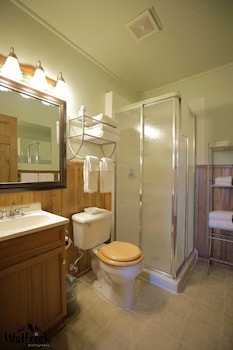 jewel lake bed and breakfast