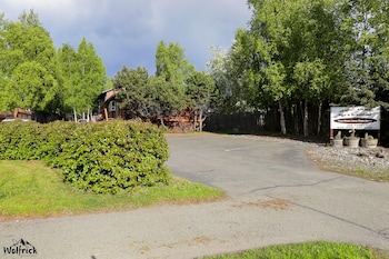 jewel lake bed and breakfast