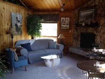 Jewel Lake Bed And Breakfast,Alaska>>Anchorage,3 star
