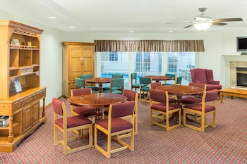 Super 8 By Wyndham Reedsburg,Reedsburg>>Lone Rock,2 star