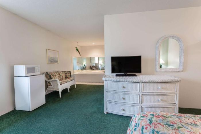 super 8 by wyndham reedsburg