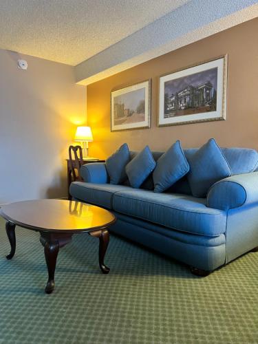 hardman house inn and suites