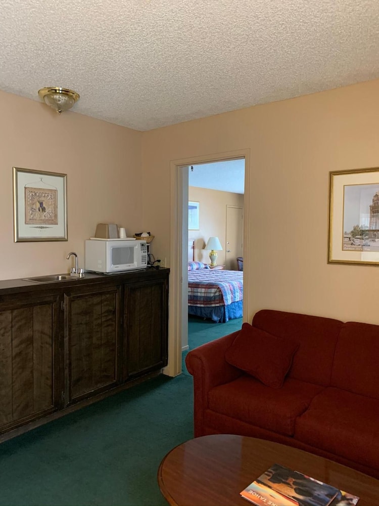 hardman house inn and suites