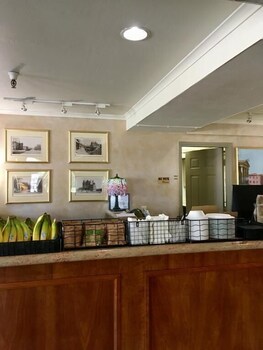 hardman house inn and suites