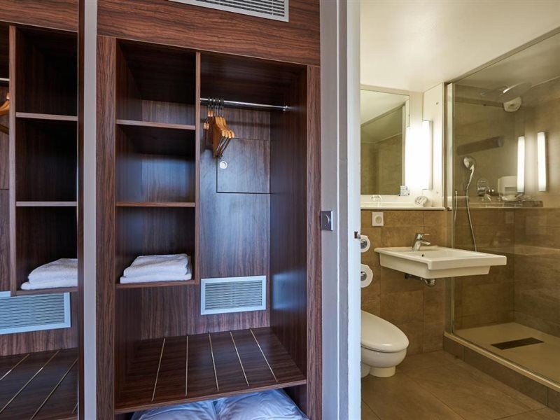 kyriad bordeaux ouest merignac aeroport