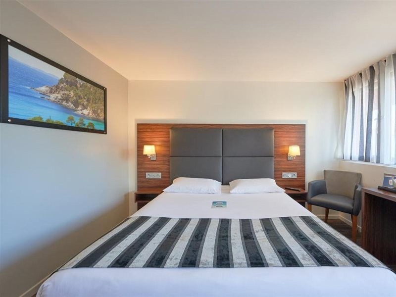 kyriad bordeaux ouest merignac aeroport