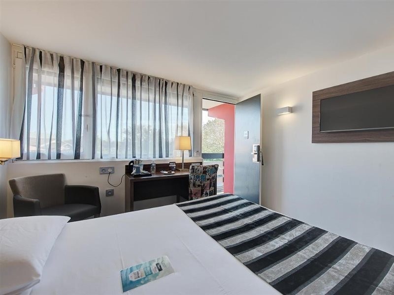 kyriad bordeaux ouest merignac aeroport