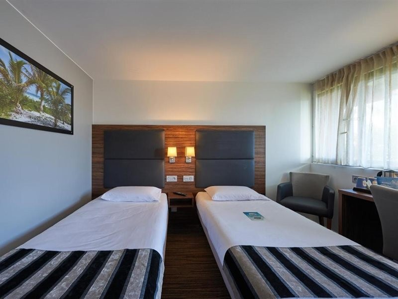 Kyriad Bordeaux Ouest – Mérignac Aéroport,Near Golf Practice Academy,3 star