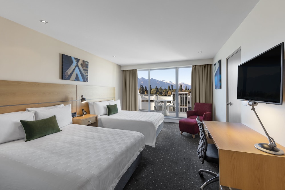 crowne plaza hotel queenstown by ihg