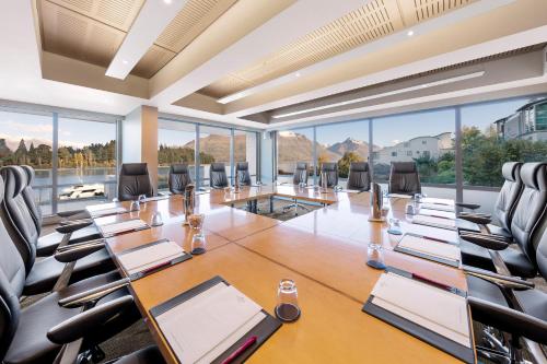 crowne plaza hotel queenstown by ihg