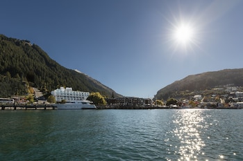 crowne plaza hotel queenstown by ihg