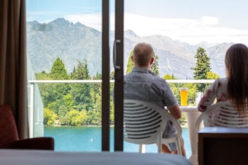 crowne plaza hotel queenstown by ihg