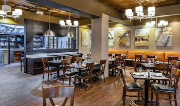 Embassy Suites By Hilton Chicago North Shore Deerfield,Chicago>>Bannockburn,4 star