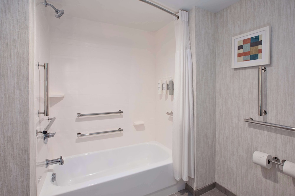 hampton inn and suites spartanburg i 26 westgate mall