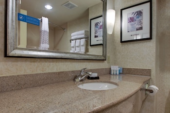 hampton inn and suites spartanburg i 26 westgate mall