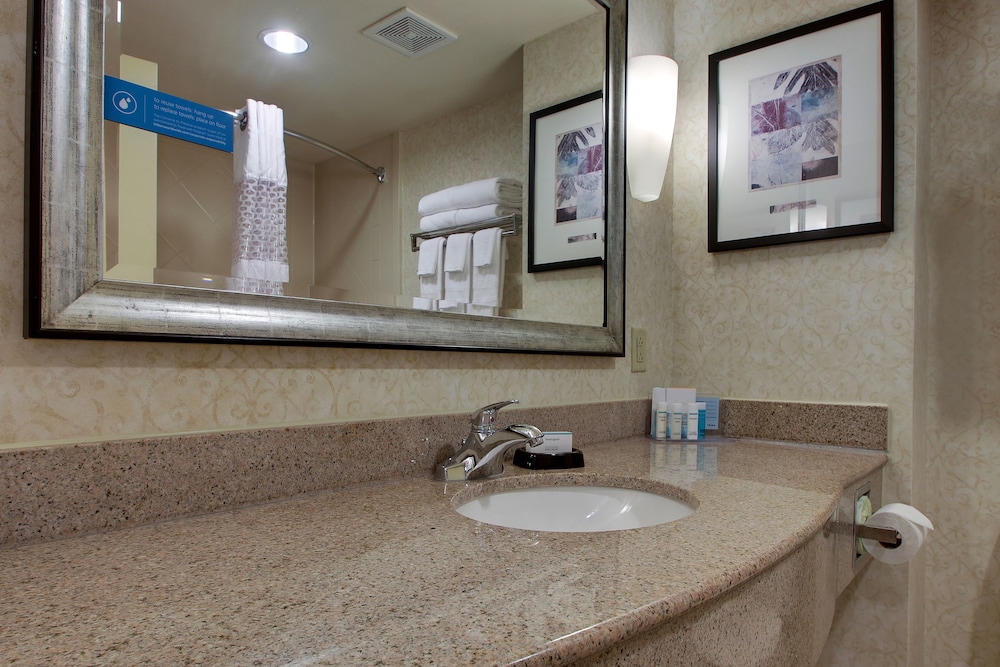 hampton inn and suites spartanburg i 26 westgate mall