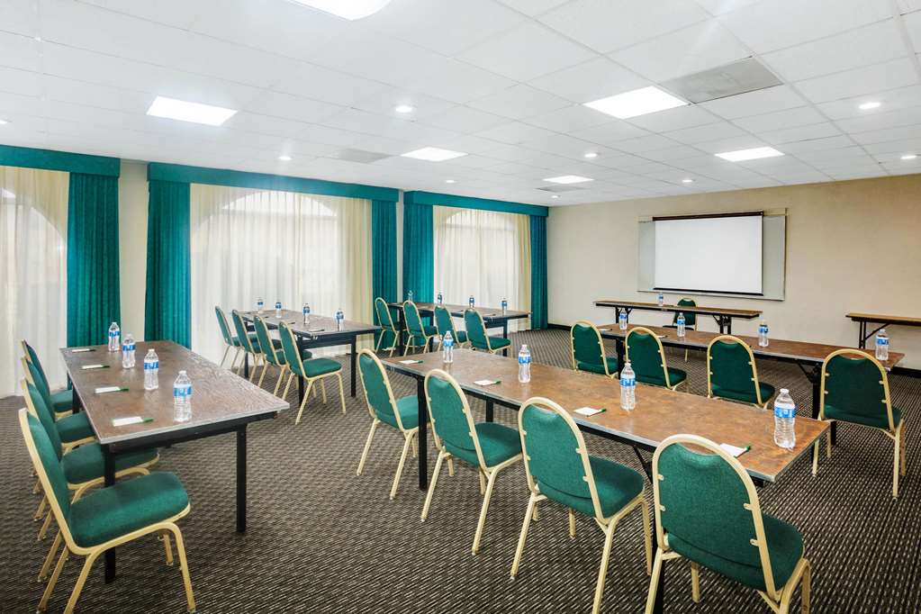 days inn by wyndham del rio