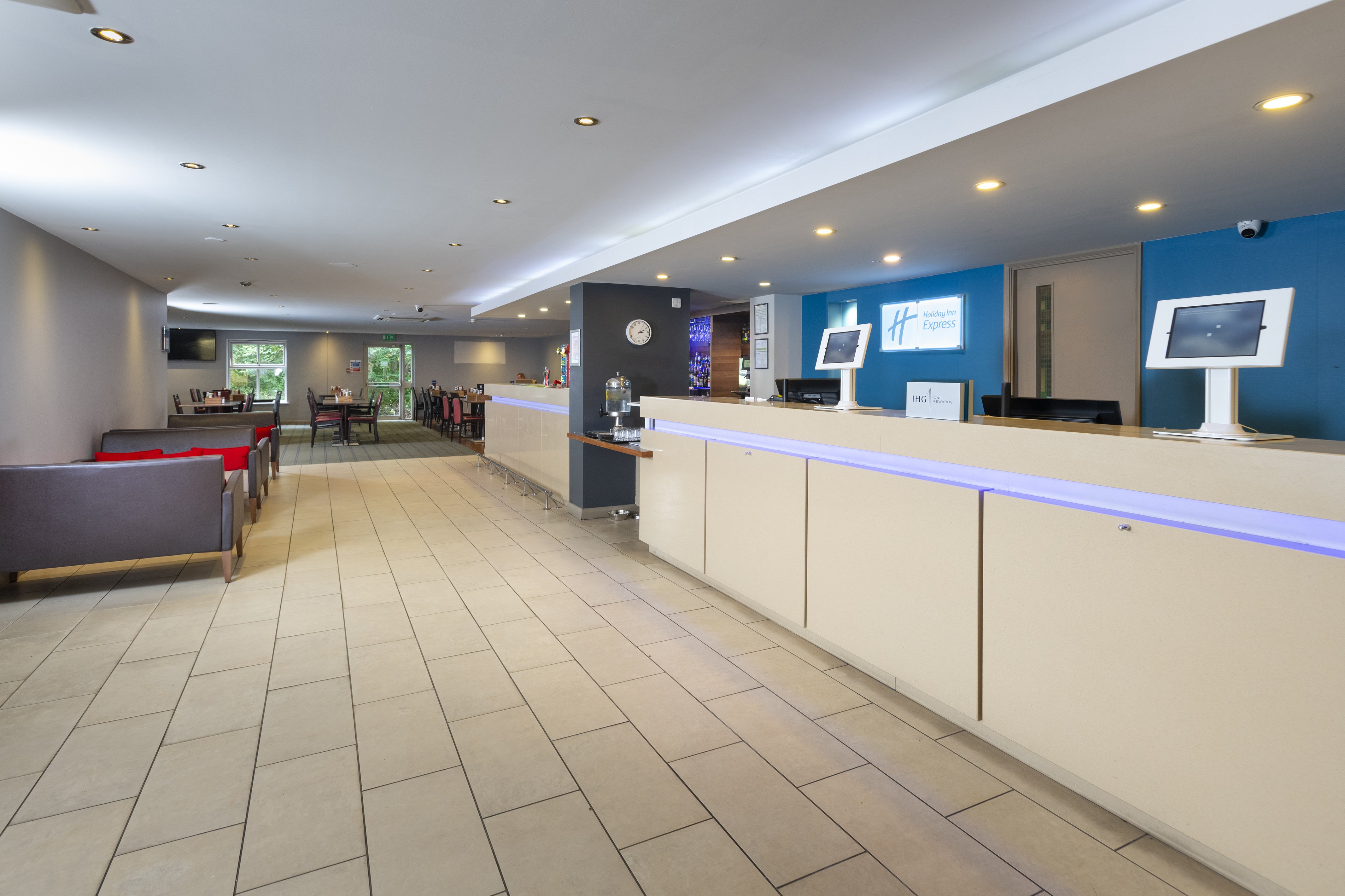 holiday inn express exeter east by ihg
