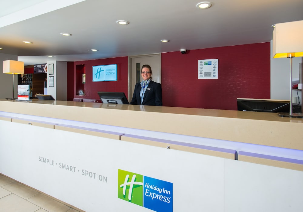 holiday inn express exeter east by ihg
