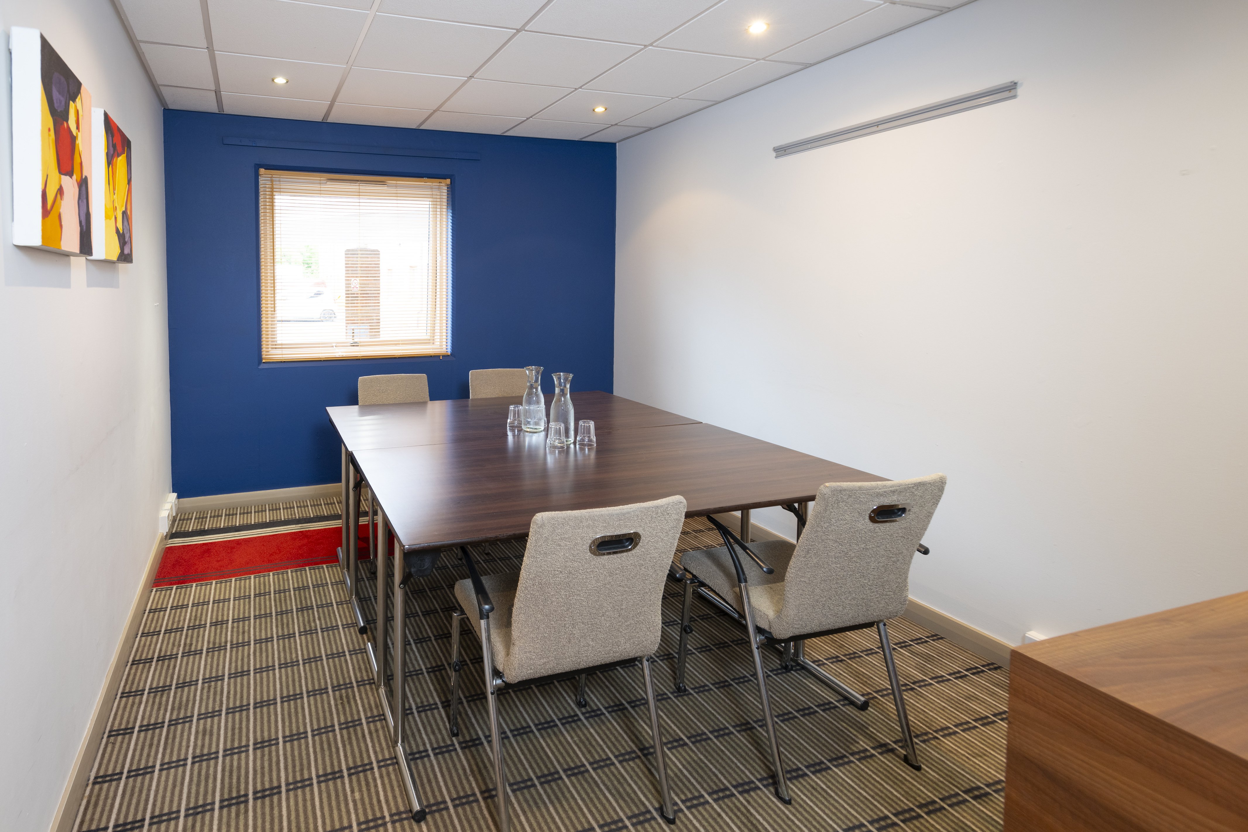 holiday inn express exeter east by ihg