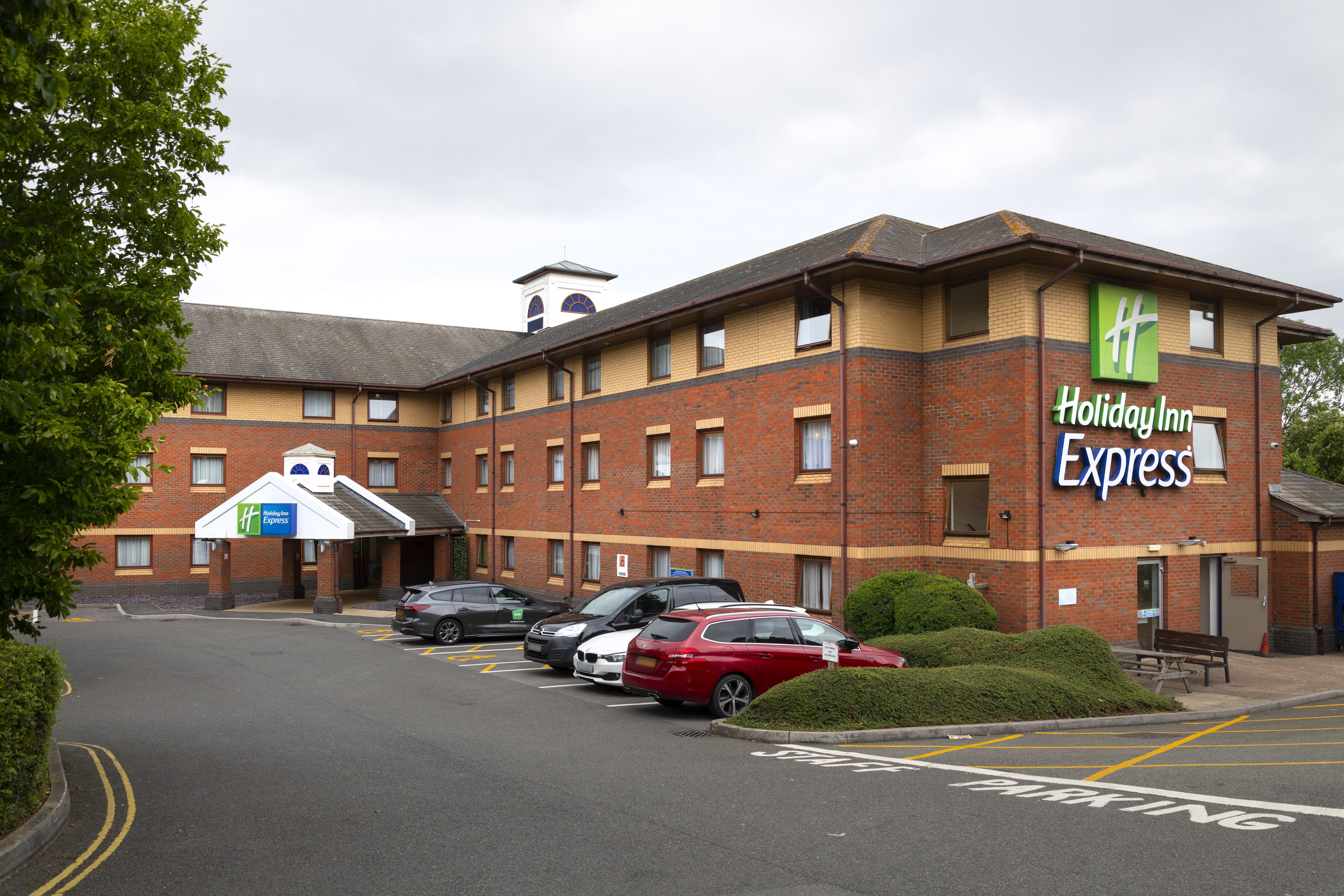holiday inn express exeter east by ihg