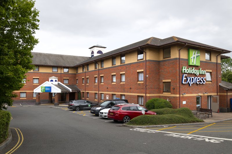 holiday inn express exeter east by ihg