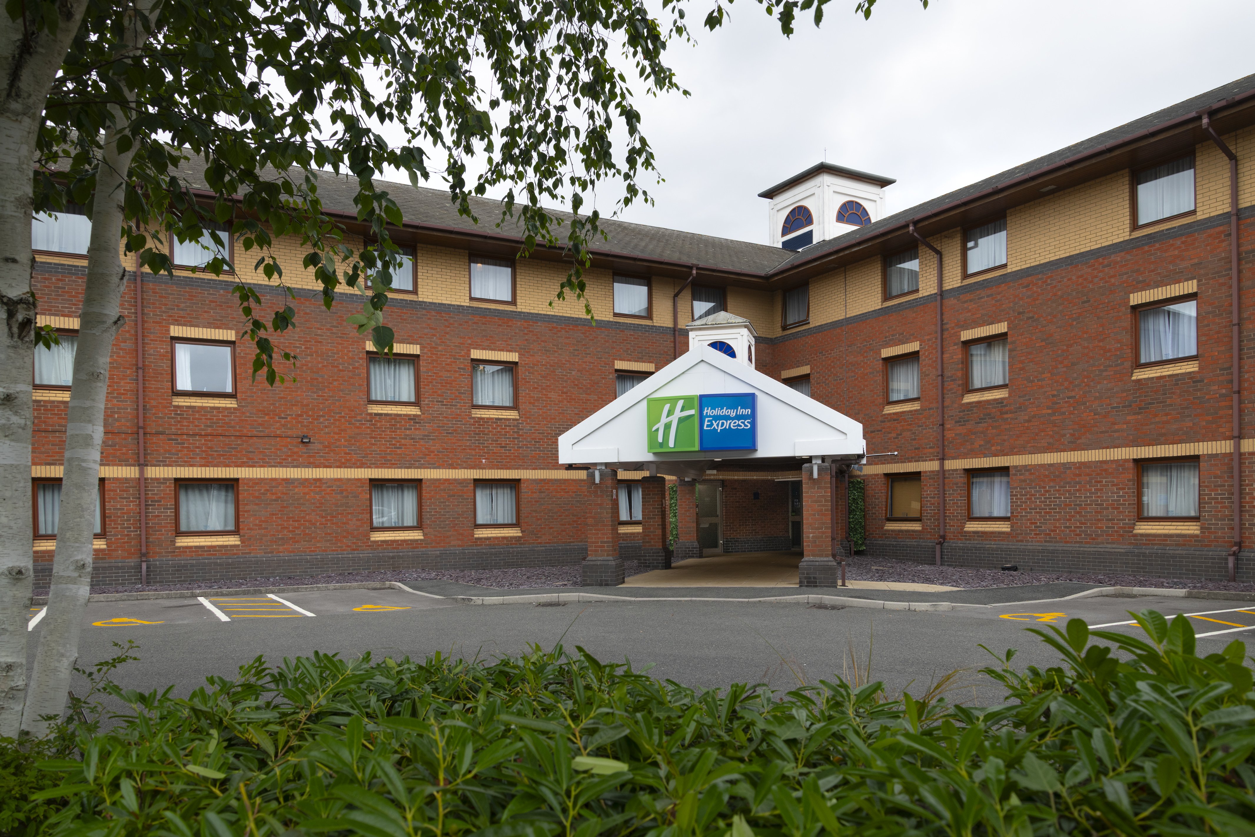holiday inn express exeter east by ihg