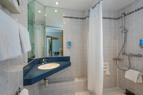 holiday inn express exeter east by ihg