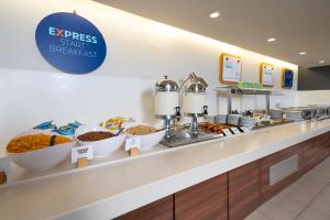 holiday inn express exeter east by ihg