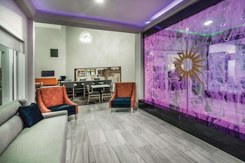 La Quinta Inn & Suites By Wyndham Chattanooga-Hamilton Place,Hamilton County>>Chattanooga,3 star