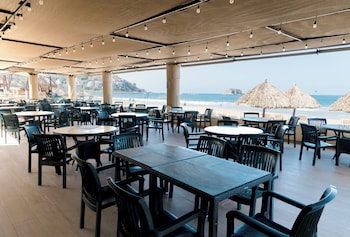 holiday inn resort ixtapa all inclusive by ihg