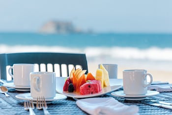 holiday inn resort ixtapa all inclusive by ihg