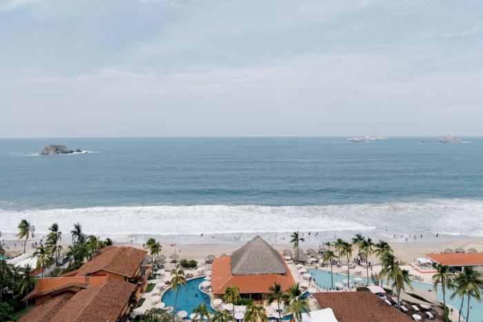 holiday inn resort ixtapa all inclusive by ihg