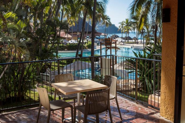 holiday inn resort ixtapa all inclusive by ihg
