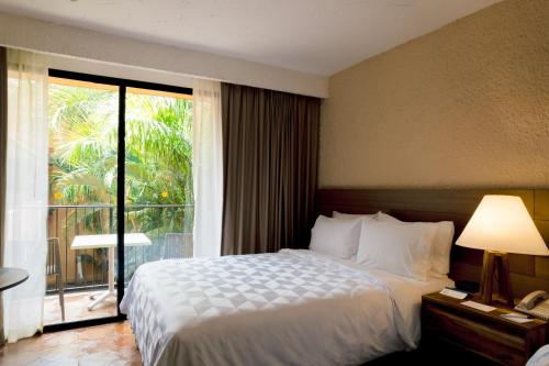 holiday inn resort ixtapa all inclusive by ihg