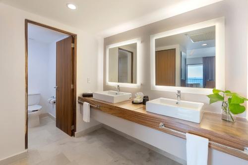 holiday inn resort ixtapa all inclusive by ihg