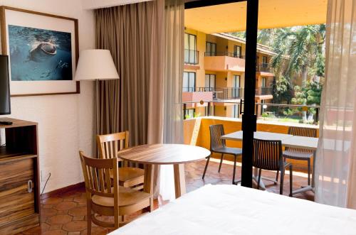 holiday inn resort ixtapa all inclusive by ihg