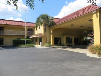 fairview inn and suites
